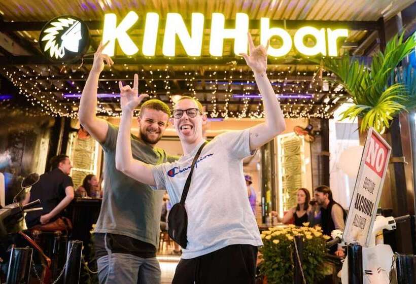 Tribee Kinh Hostel & Bar