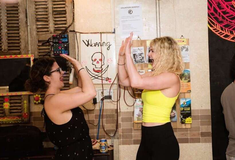 Tribee Kinh Hostel & Bar