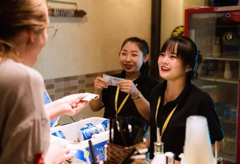 Tribee Kinh Hostel & Bar