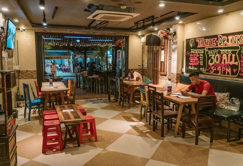 Tribee Kinh Hostel & Bar