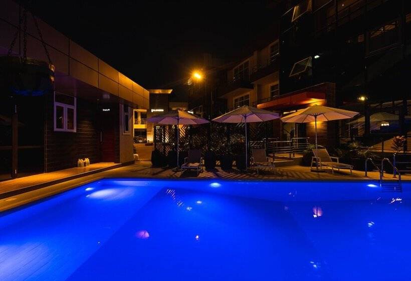 Blackwood Hotel And Apartments