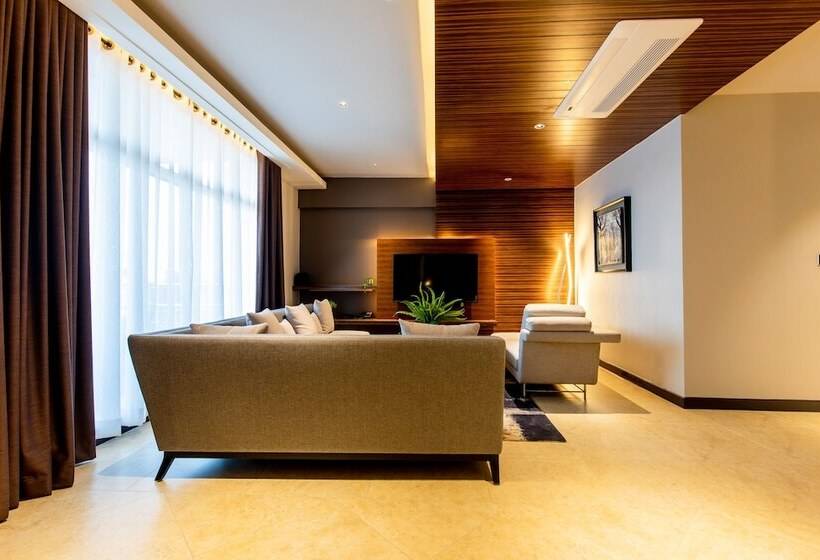 Blackwood Hotel And Apartments