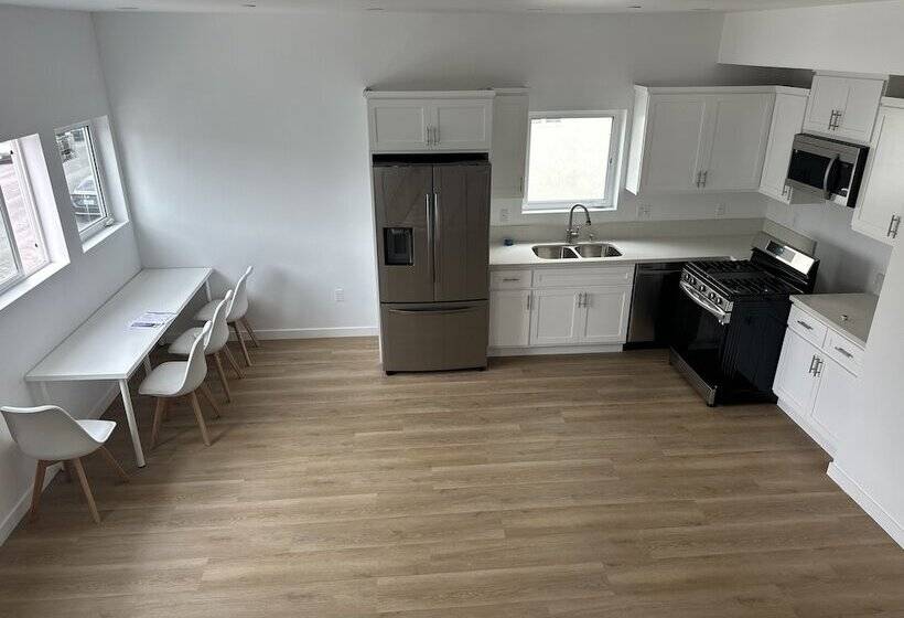 הוסטל Roamhub Residences