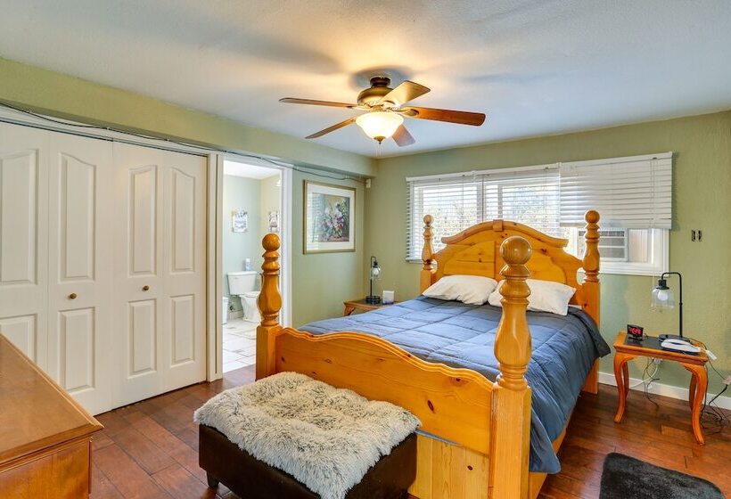 Big Bar Home W/ Hot Tub & Fire Pit!