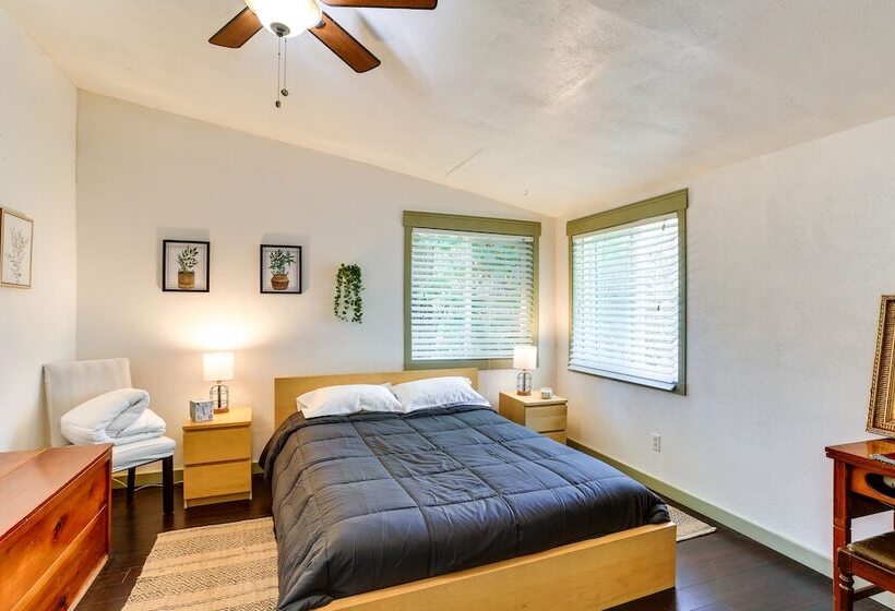 Big Bar Home W/ Hot Tub & Fire Pit!