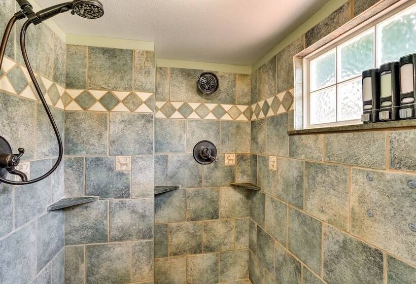 Big Bar Home W/ Hot Tub & Fire Pit!