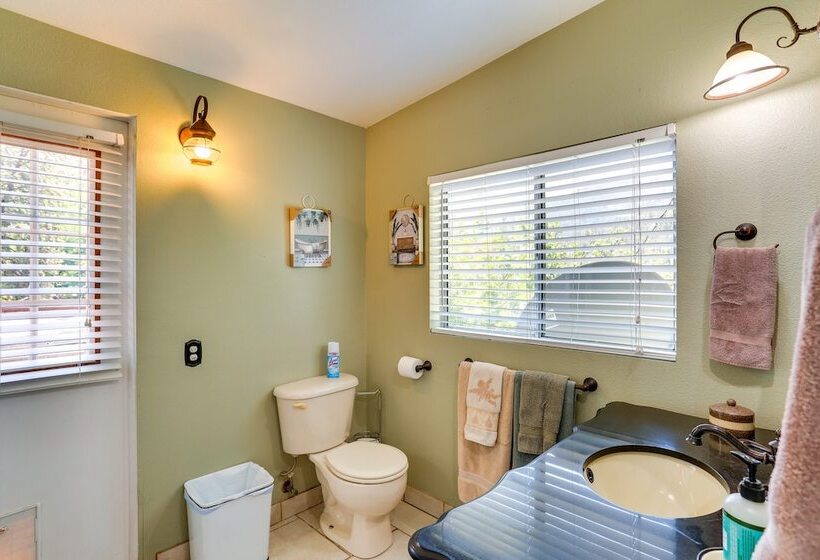 Big Bar Home W/ Hot Tub & Fire Pit!