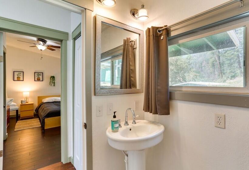 Big Bar Home W/ Hot Tub & Fire Pit!