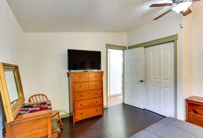 Big Bar Home W/ Hot Tub & Fire Pit!