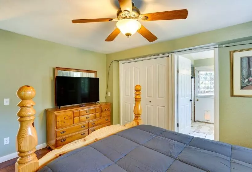 Big Bar Home W/ Hot Tub & Fire Pit!