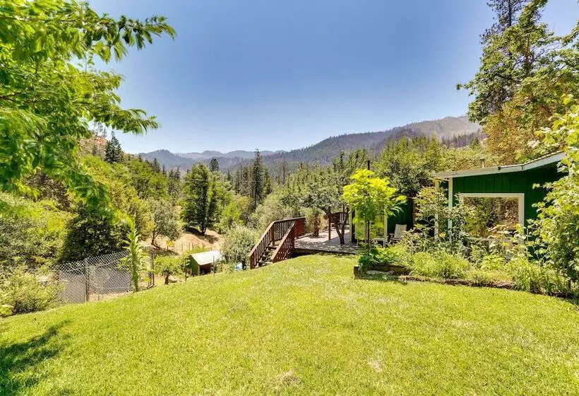 Big Bar Home W/ Hot Tub & Fire Pit!