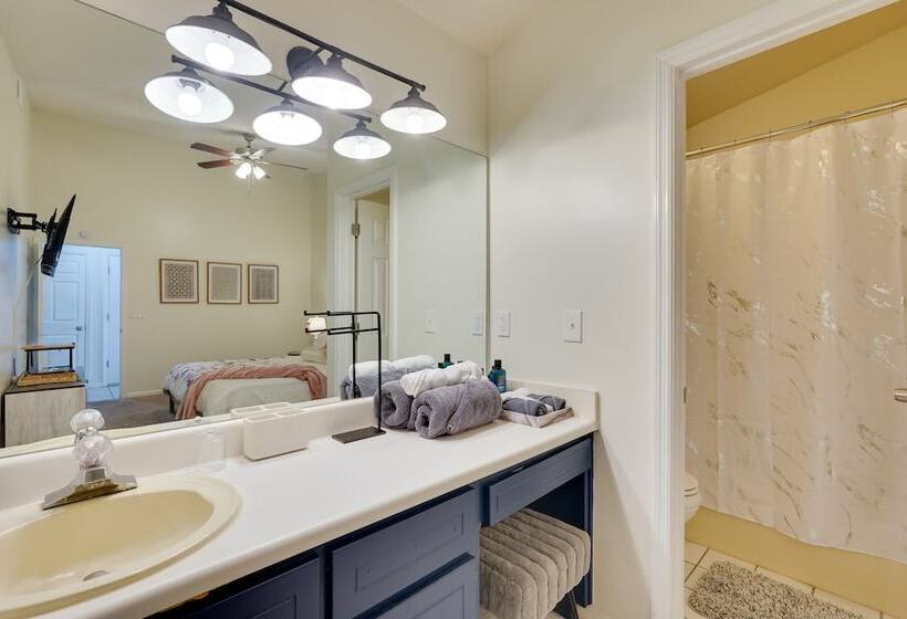 Bright Lynn Haven Home W/ Screened Porch & Yard!