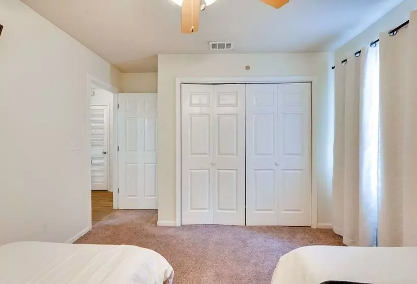 Bright Lynn Haven Home W/ Screened Porch & Yard!
