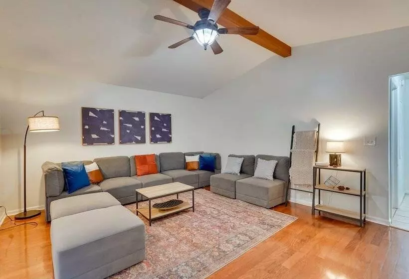 Bright Lynn Haven Home W/ Screened Porch & Yard!