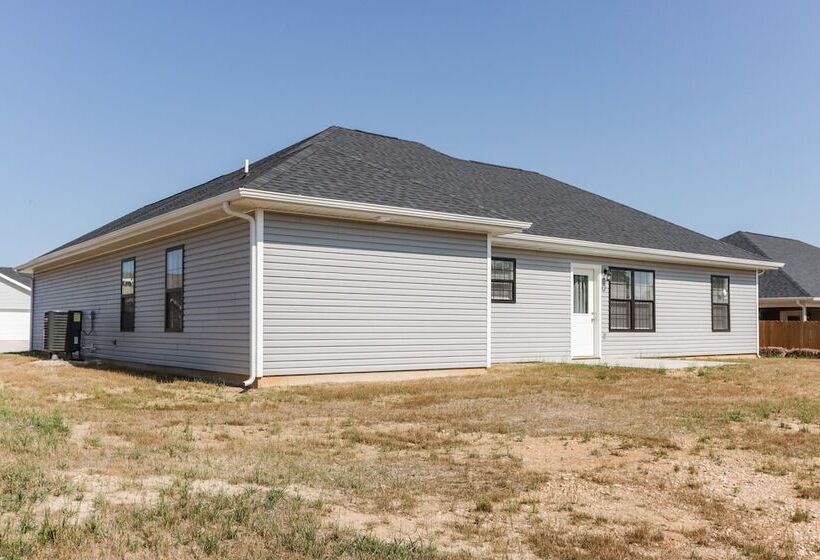 Charming St Robert Home Near Downtown Waynesville!