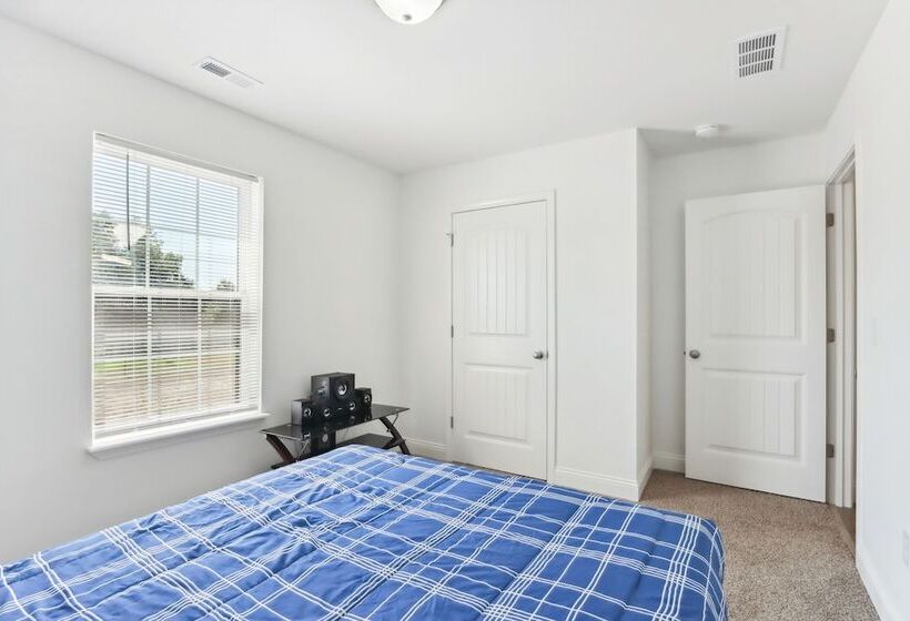 Charming St Robert Home Near Downtown Waynesville!