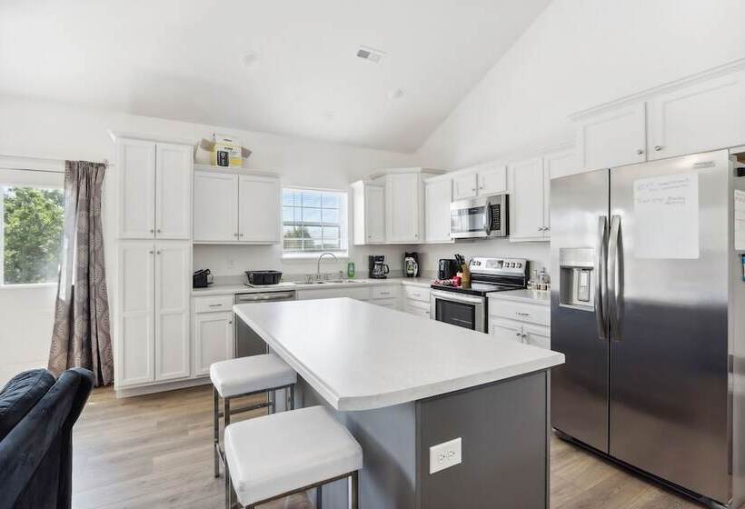 Charming St Robert Home Near Downtown Waynesville!