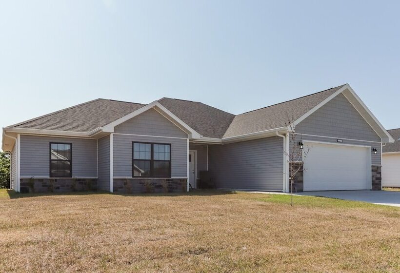 Charming St Robert Home Near Downtown Waynesville!