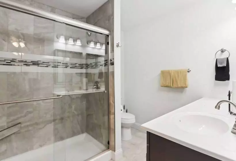 Charming St Robert Home Near Downtown Waynesville!