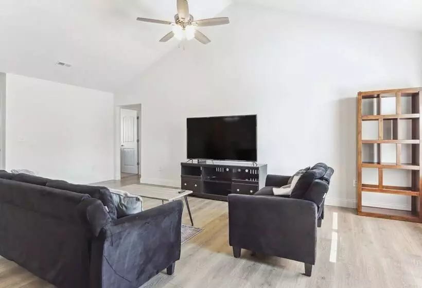 Charming St Robert Home Near Downtown Waynesville!