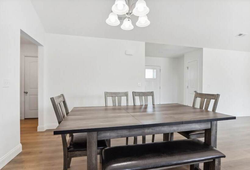 Charming St Robert Home Near Downtown Waynesville!