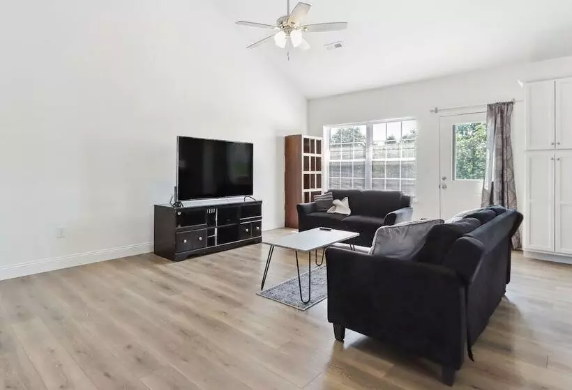 Charming St Robert Home Near Downtown Waynesville!