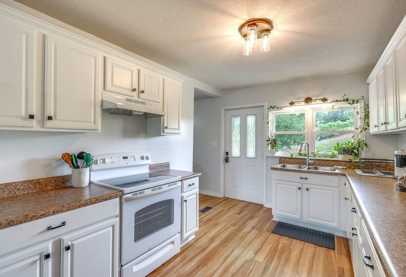 Countryside Hideaway In Greeneville W/ Fire Pit!