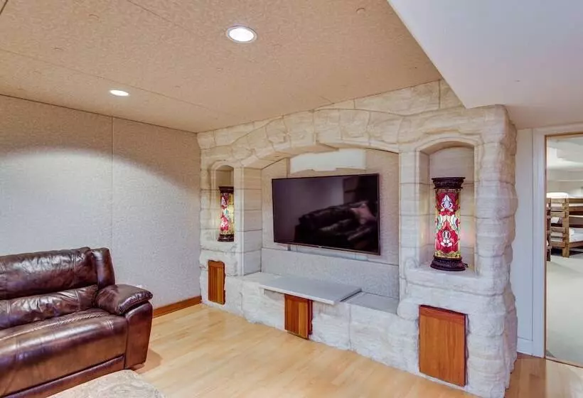 Cozy Fairfield Countryside Retreat With Patio!