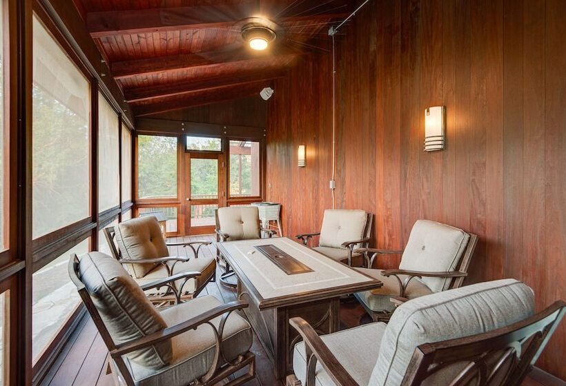 Cozy Fairfield Countryside Retreat With Patio!