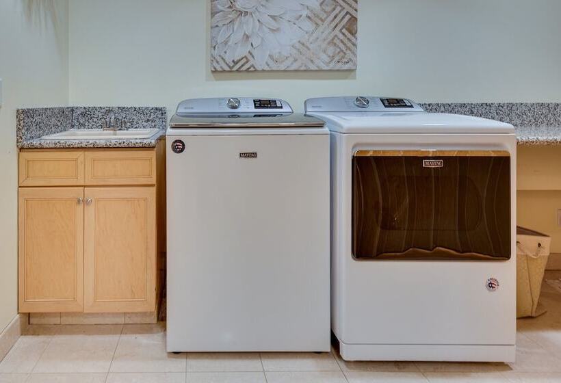 Cozy Fairfield Countryside Retreat With Patio!