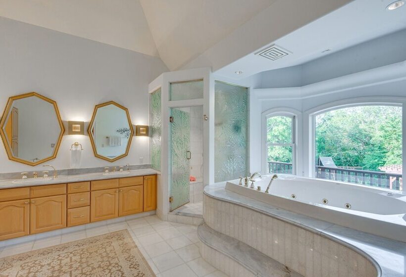 Cozy Fairfield Countryside Retreat With Patio!