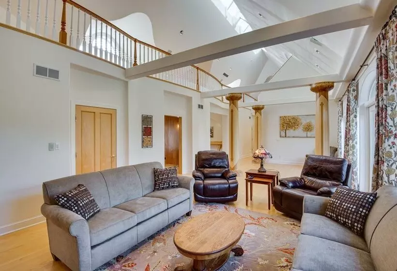 Cozy Fairfield Countryside Retreat With Patio!