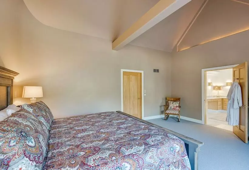 Cozy Fairfield Countryside Retreat With Patio!