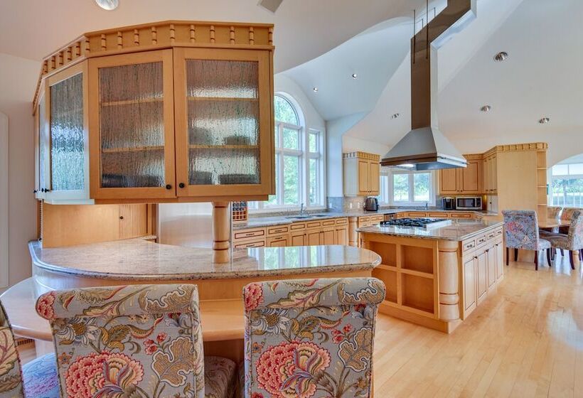 Cozy Fairfield Countryside Retreat With Patio!