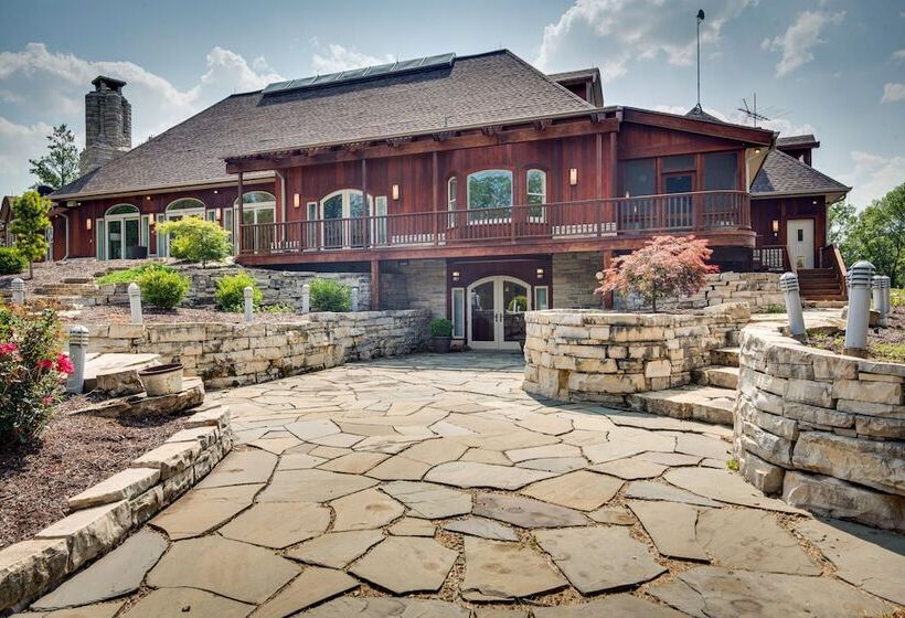 Cozy Fairfield Countryside Retreat With Patio!