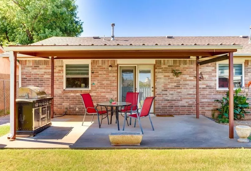 Cozy Oklahoma Retreat W/ Covered Patio & Gas Grill