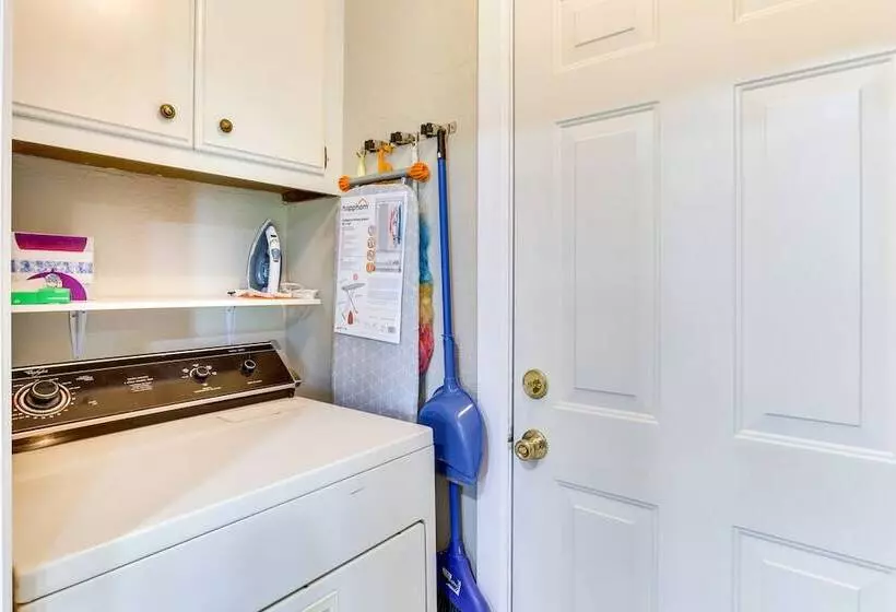 Cozy Oklahoma Retreat W/ Covered Patio & Gas Grill