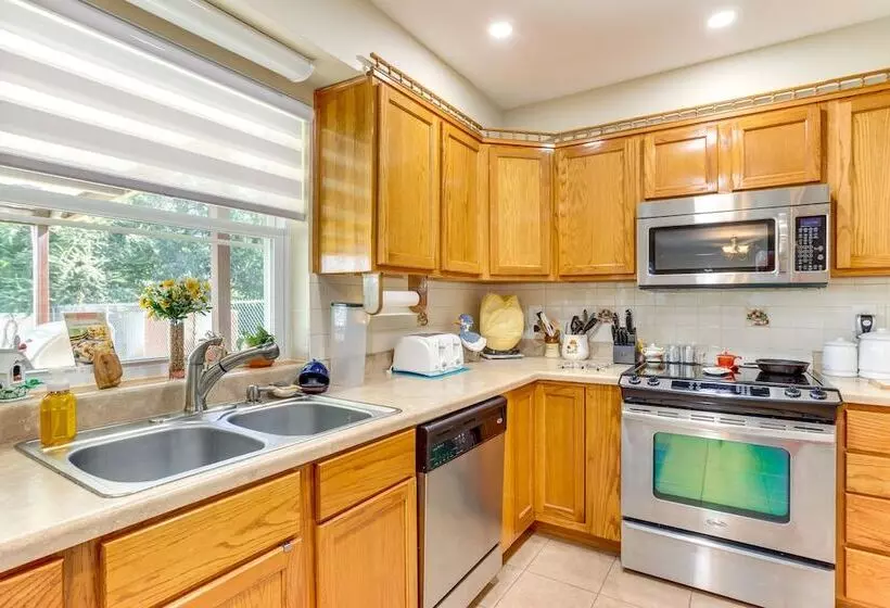 Cozy Oklahoma Retreat W/ Covered Patio & Gas Grill