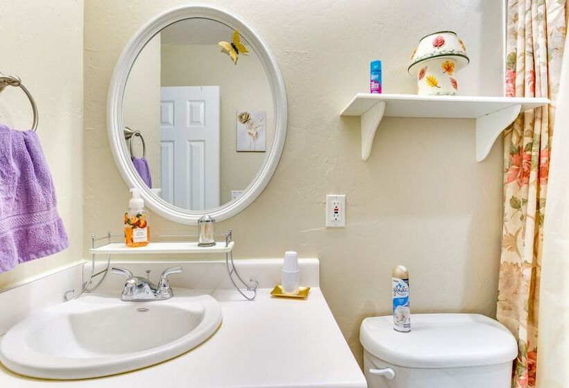 Cozy Oklahoma Retreat W/ Covered Patio & Gas Grill