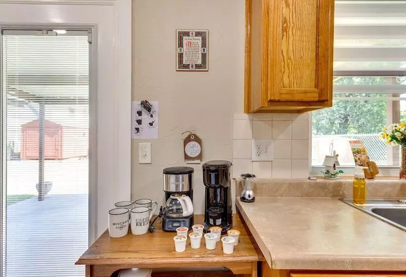 Cozy Oklahoma Retreat W/ Covered Patio & Gas Grill