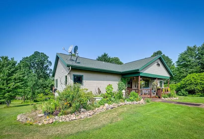 Cozy Wisconsin Retreat W/ Deck, Grill & Fire Pit!