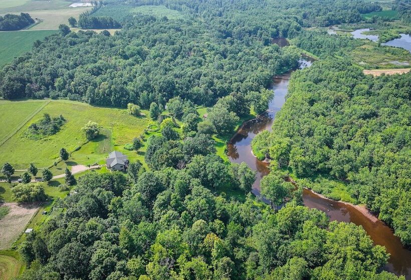 Cozy Wisconsin Retreat W/ Deck, Grill & Fire Pit!