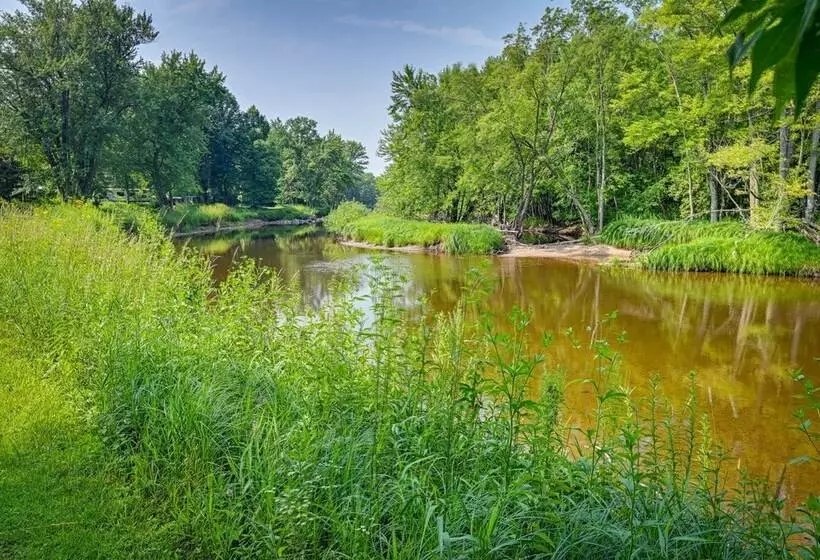 Cozy Wisconsin Retreat W/ Deck, Grill & Fire Pit!