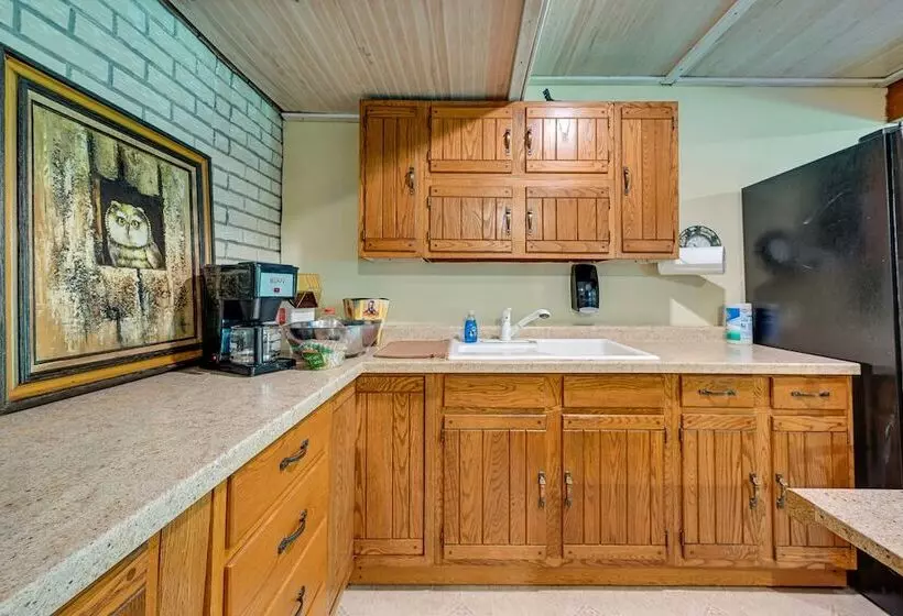 Cozy Wisconsin Retreat W/ Deck, Grill & Fire Pit!