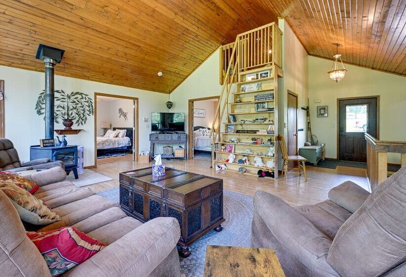 Cozy Wisconsin Retreat W/ Deck, Grill & Fire Pit!