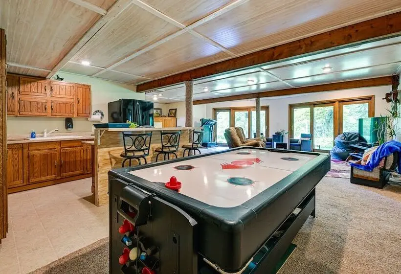Cozy Wisconsin Retreat W/ Deck, Grill & Fire Pit!