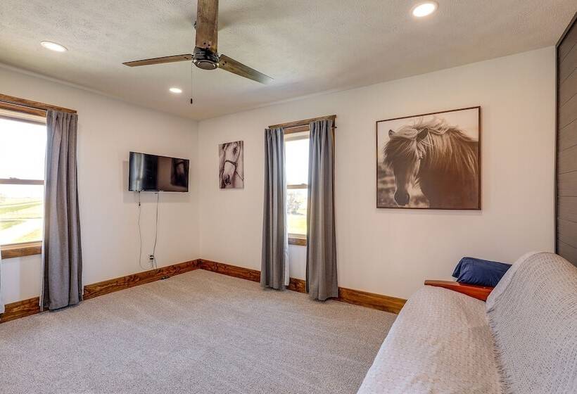 Family Friendly Seward Home W/ Sauna & Pool!