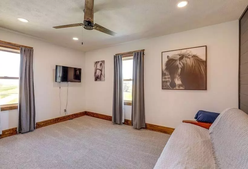 Family Friendly Seward Home W/ Sauna & Pool!