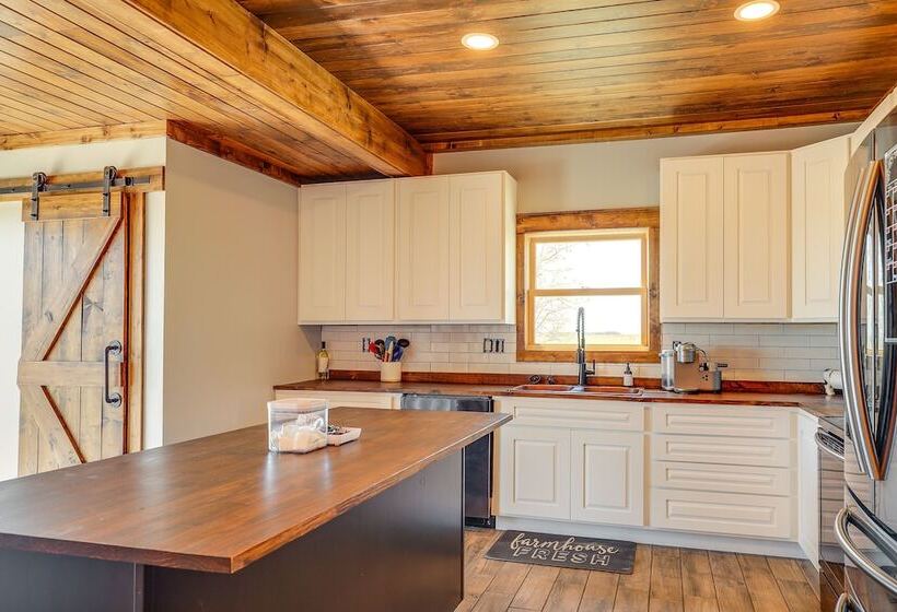 Family Friendly Seward Home W/ Sauna & Pool!