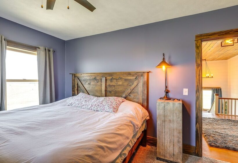 Family Friendly Seward Home W/ Sauna & Pool!